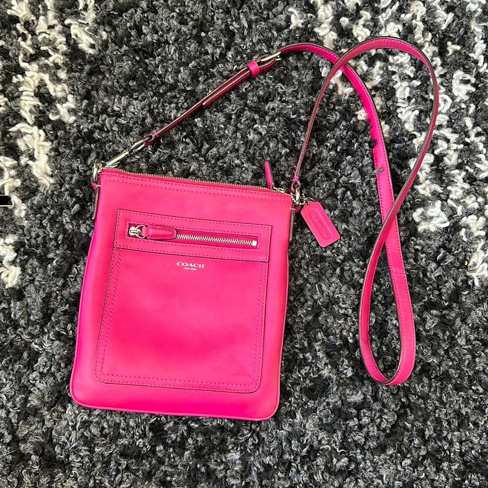 Coach fuchsia Crossbody swing back